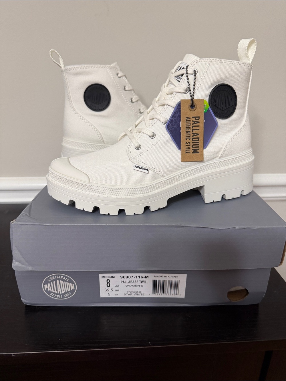 Palladium Star White Pallabase twill women’s size 8 brand new in box